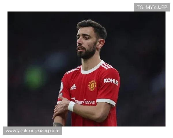 31岁B费迎曼联300场里程碑 官方赠送纪念球衣致敬传奇表现